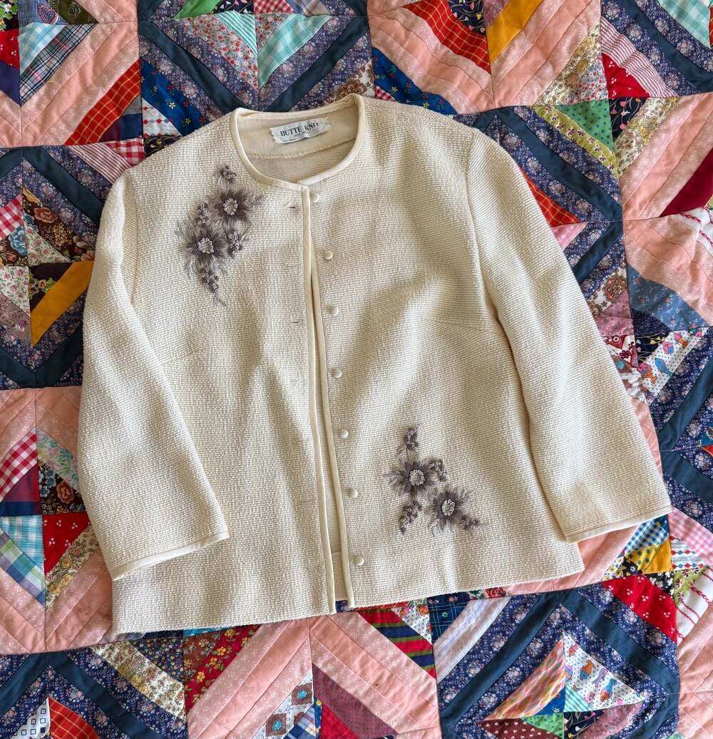 Vintage Butte Knit 100% Wool Cream Skirt Suit with Floral Embroidery